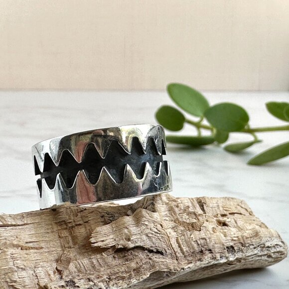 Taxco Mexico Sterling Silver Wide Band Ring With Black Details Size 10 - Picture 3 of 9